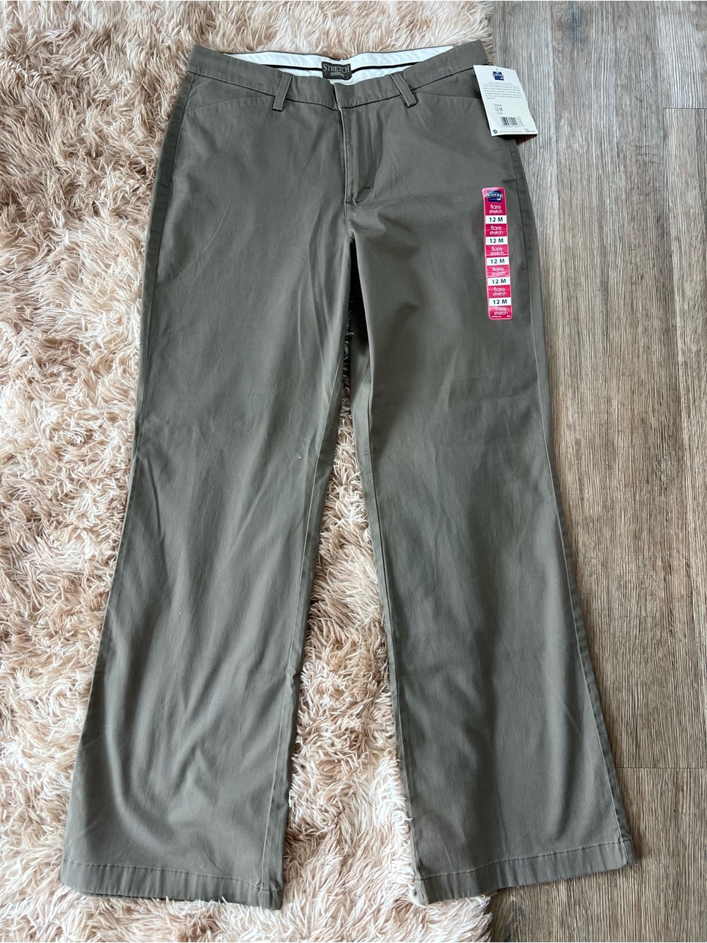 Riders by Lee Women’s Olive Stretch Flare Pants. Size 12.